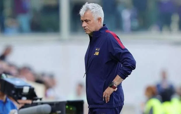 Mourinyuya etimad limiti tükəndi - Onu əvəzləyəcək məşqçi də bilindi 