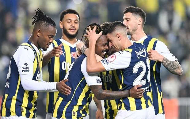 Şahruddinin komandası kubokla vidalaşdı 