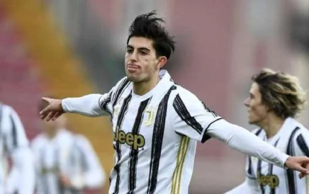 “Yuventus” futbolçusunu 4 milyon avroya satdı 