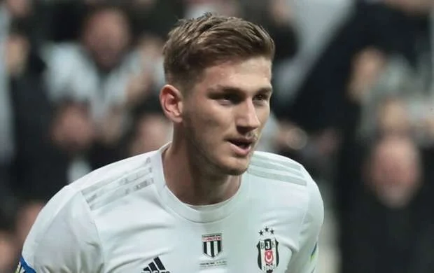 İstanbul nəhənginin futbolçusu İngiltərə klubuna keçə bilər 
