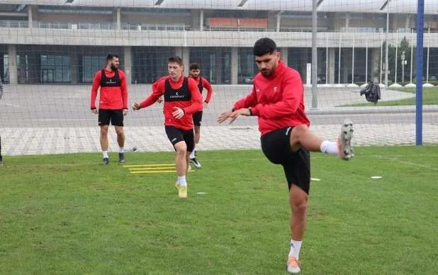 Premyer Liqa klubu futbolçusunu icarəyə verdi 