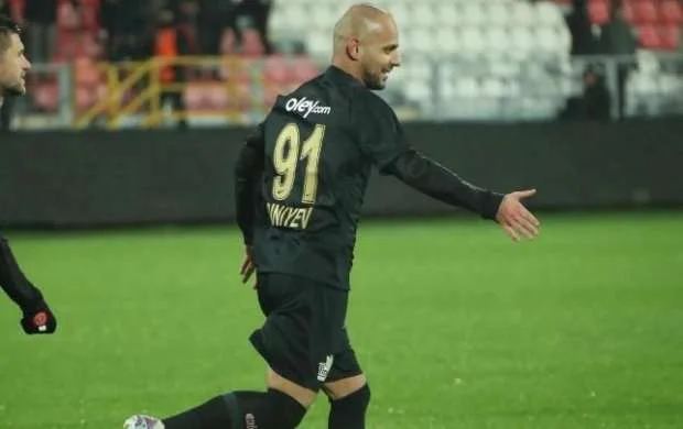 Diniyev Türkiyədə yenə fərqləndi 