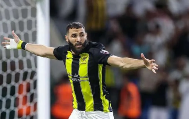 İstanbul nəhəngi Kərim Benzemaya elçi düşdü 