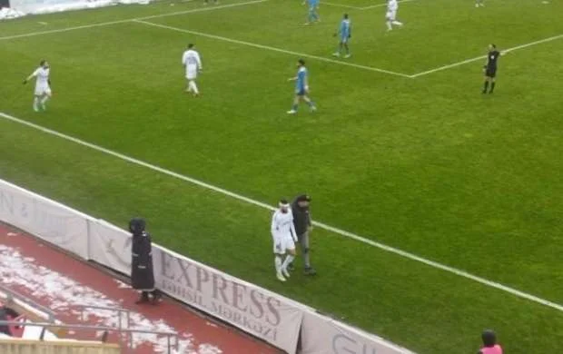 "Qarabağ" Qəbələdəki matçı 10 nəfərlə tamamlayıb 