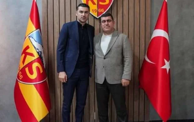 Burak Yılmaz Super Liqa klubunda - RƏSMİ 