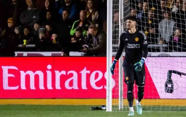Türkiyəli futbolçu “Mançester Yunayted”in tarixinə düşdü 