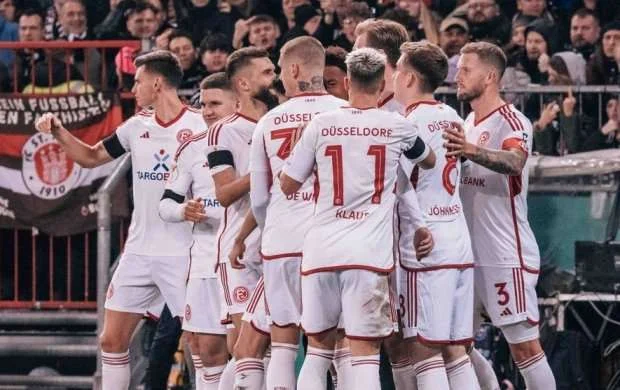 İlk yarımfinalçı bəlli oldu 
