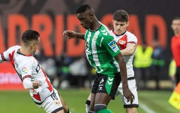 Braziliya futbolu tarixinin ən bahalı transferi baş tutdu - Rekord məbləğ 