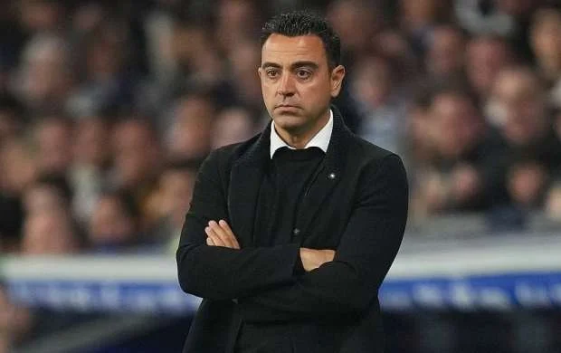 "Real"ın azarkeşlərindən "Barselona"nın baş məşqçisinə "dəstək": "Xavi, qal"  