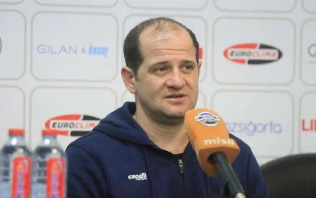 Elmar Baxşıyev istefa verdi  