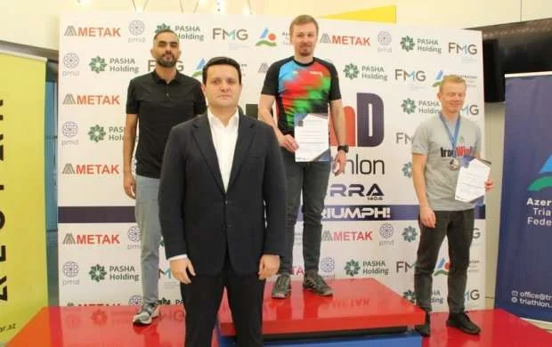 Su İdman Sarayında triatlon yarışı keçirilib 
