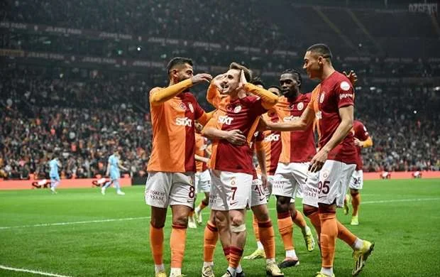 “Qalatasaray” liderliyini qorudu 