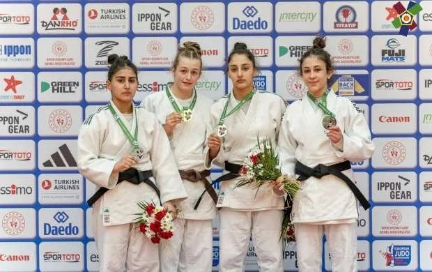 Yeniyetmə cüdoçular Avropa Kubokunda birinci yeri tutdular 
