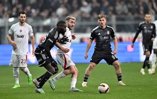 “Beşiktaş” “Qalatasaray”a məğlub oldu 