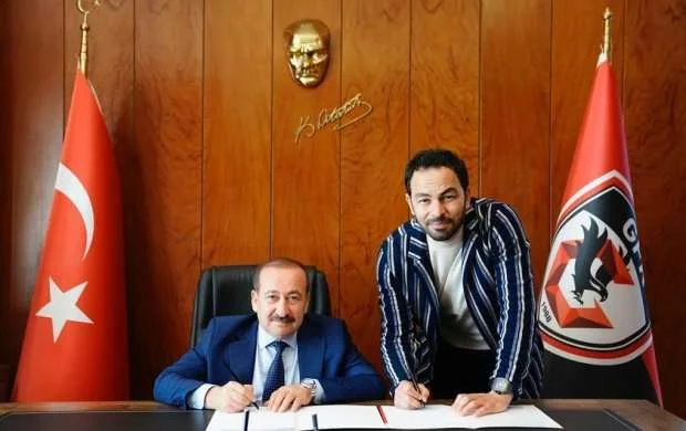 Türkiyə klubu Selcuk İnana tapşırıldı 