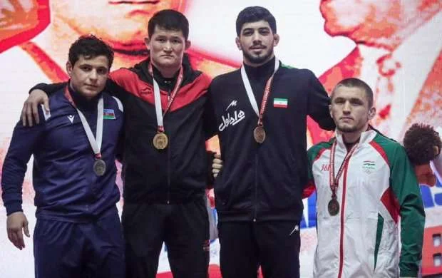 Azərbaycanlı güləşçi Türkiyədə gümüş medal qazandı 