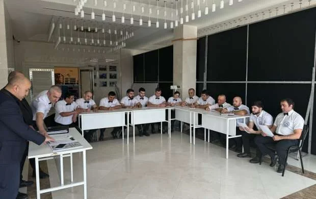 Dünya çempionumuz hakimliyə başlayıb 