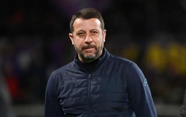 Rəqib futbolçuya kəllə atan baş məşqçi qovuldu 