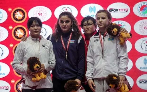 Azərbaycan güləşçilərindən ilk gündə 3 medal 