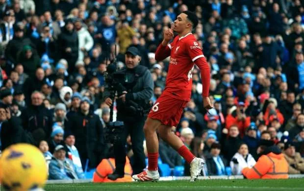 "Liverpul"un vitse-kapitanı "Real"a keçə bilər 