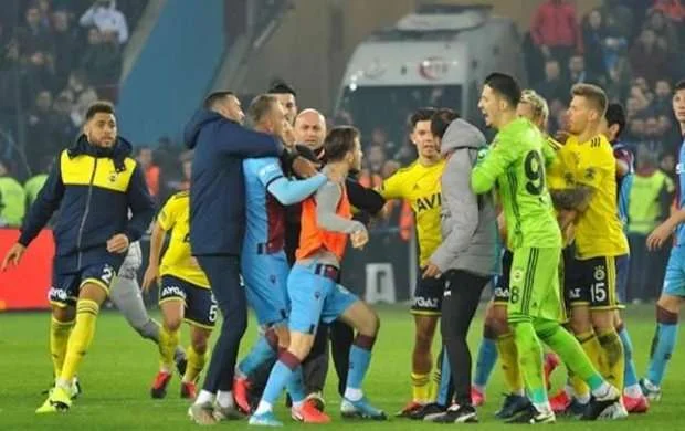 Super Liqanın qalmaqallı matçı ilə bağlı cəzalar açıqlandı 