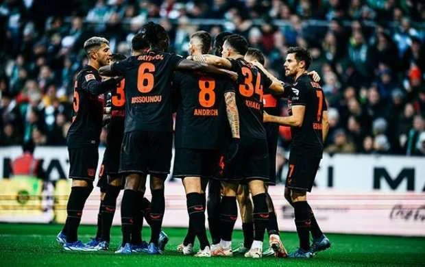 “Bayer” darmadağınla finalda 