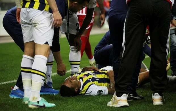 "Fənərbağça"nın futbolçusu əməliyyat ediləcək 