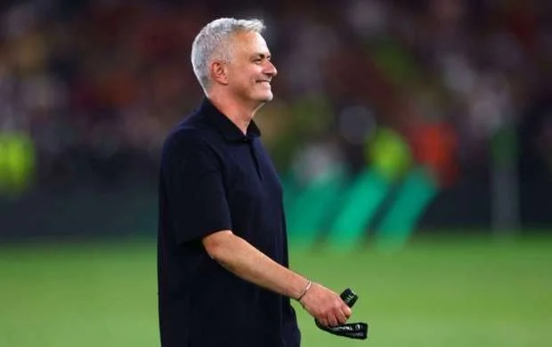 "Bu işlə 65 yaşımda da vidalaşmaq planım yoxdur" - Joze Mourinyu 