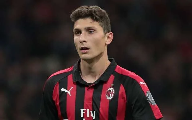 "Milan"ın müdafiəçisinin gedib-getməyəcəyi dəqiqləşdi 