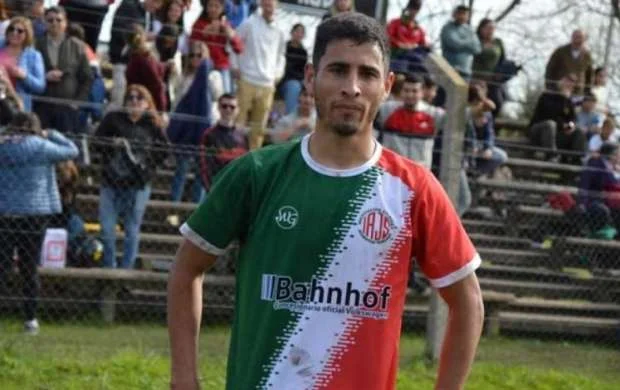 İkiqat dünya çempionunun heyətinə həvəskar futbolçu çağırıldı 