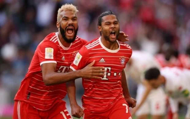 "Bayern Münhen" iki futbolçusunu yola salır - RƏSMİ 