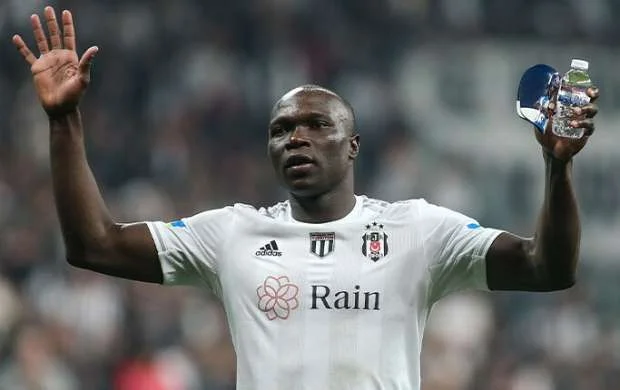 "Beşiktaş"ın futbolçusu silahlı hücuma məruz qaldı 
