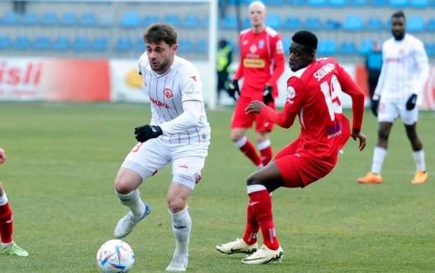Turan Manafov iki Avropa klubunun "radar"ında - ADLAR 