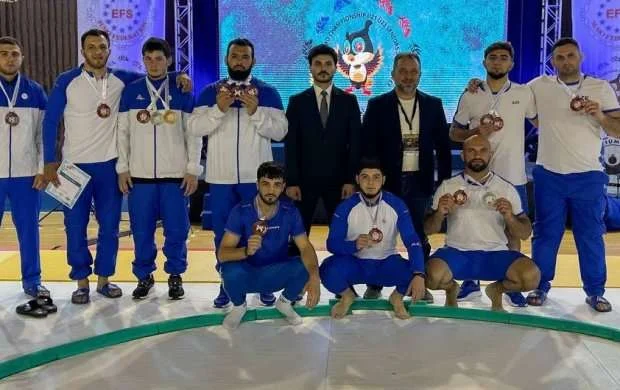 Azərbaycan sumoçuları AÇ-də 11 medal qazandılar 