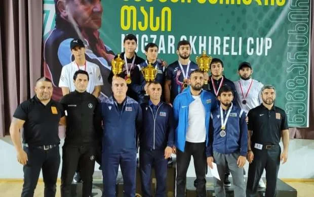 Azərbaycan güləşçiləri “Şxireli Kuboku”nda 7 medal qazandılar 