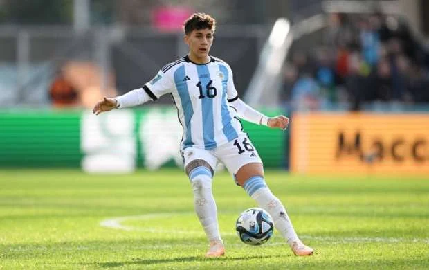 Argentina millisində etiraz - Üç futbolçu düşərgəni tərk etdi 