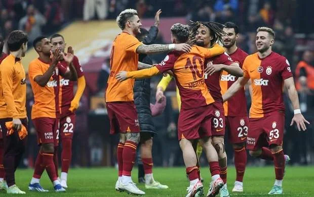 "Qalatasaray" "Barselona"nın ulduzuna göz dikib 