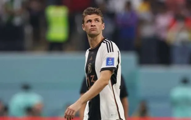 "Qol vurmağa layiq idik" - Tomas Müller 