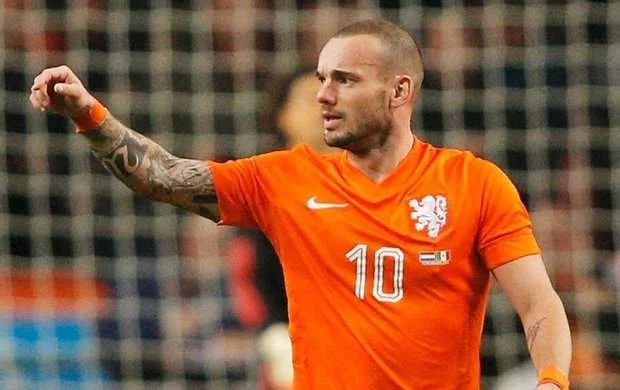 "Uşaq olanda küçədə onun forması ilə oynayırdım" - Uesli Sneyder 