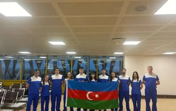 Azərbaycanın stolüstü tennisçiləri Kazana yollandılar 