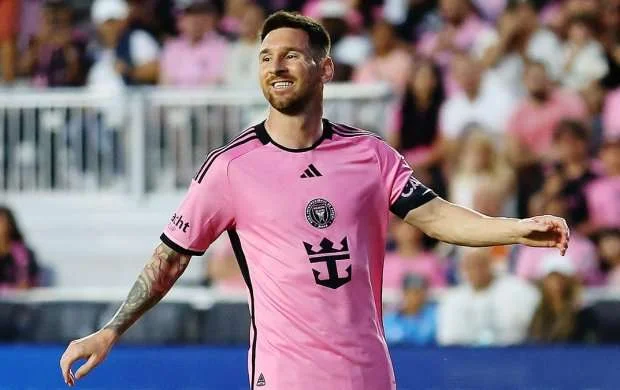 Messi karyerasını başa vuracağı klubu açıqladı 