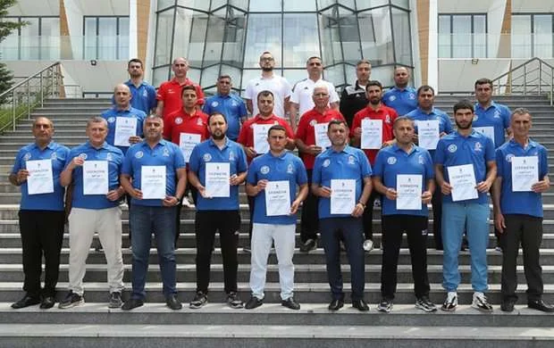  Azərbaycanda keçirilən məşqçi kurslarına yekun vuruldu 