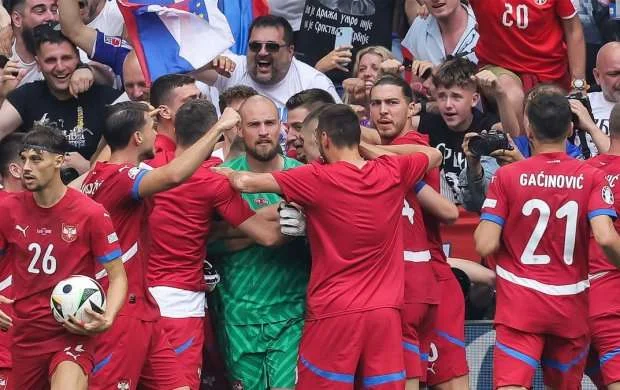 Kosovo yenidən serbləri UEFA-ya şikayət etdi 