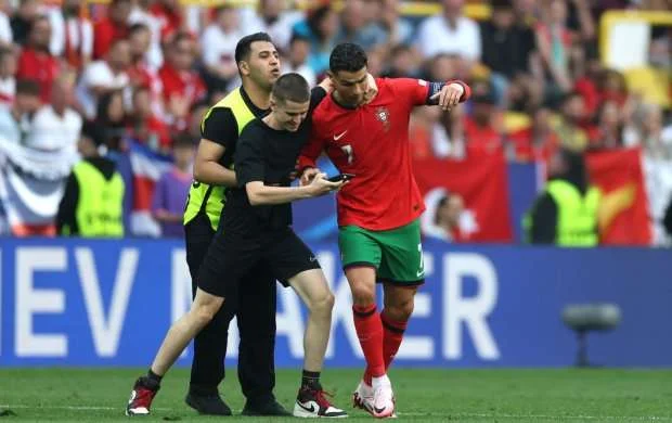 "Ronaldu, "Fənərbağça"ya gəl" -FOTO 