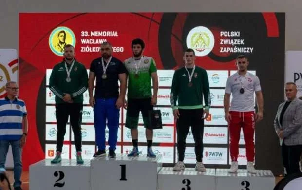 Azərbaycan güləşçilərindən 2 "qızıl", 1 "gümüş" 