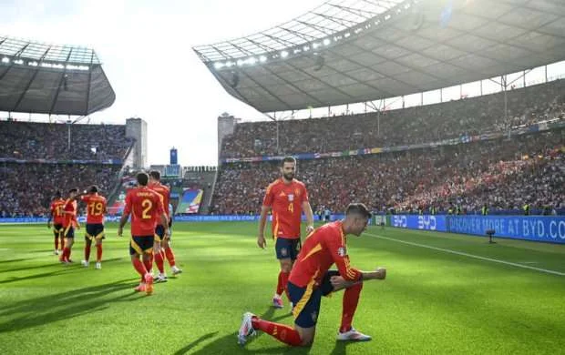 İspaniya Avropa çempionatları tarixində bunu bacaran ikinci komanda oldu 
