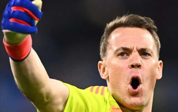 Noyer "Bayern"dən sonra harada oynamaq istədiyini açıqladı: "Orada süni meydançalarda oynayırlar" 
