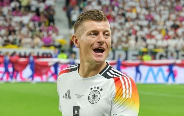 Toni Kroos Pedridən üzr istədi: "Sən yaxşı futbolçusan" 