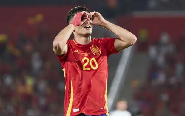 "Çox sağ ol, Toni, futbolda belə şeylər olur" - Pedri 
