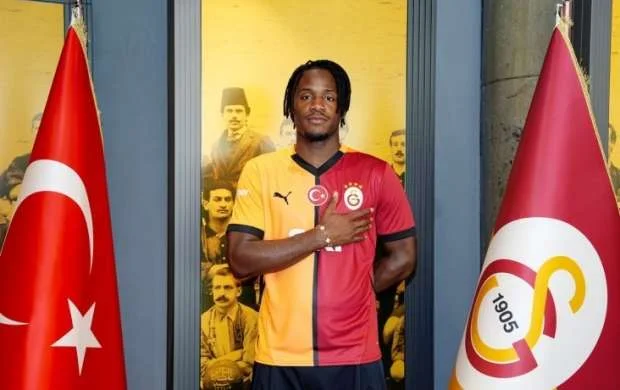 Belçikalı hücumçu "Fənərbağça"nı "Qalatasaray"a dəyişdi - RƏSMİ 